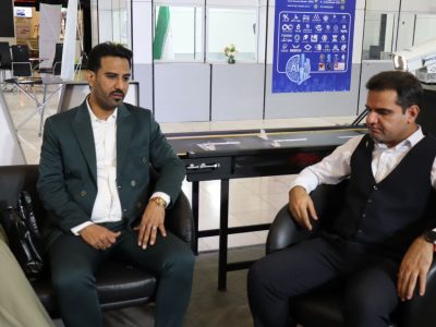 photo_5798691692465556374_y