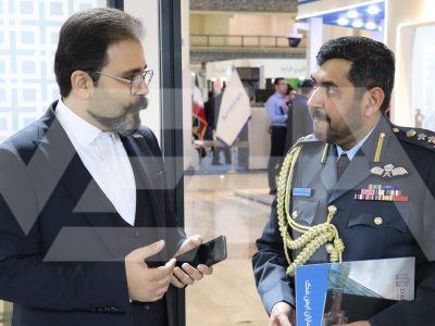 مدیرعامل هلدینگ در کنار رئیس پلیس کشور همسایه