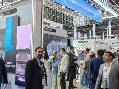 مهندس شکری پور مدیرعامل هلدینگ مهاکو در غرفه هایک ویژن